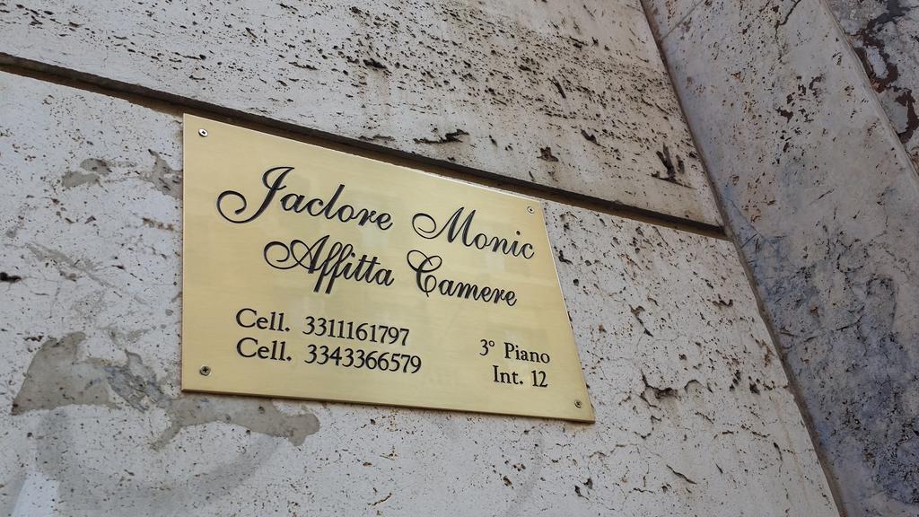 Jadore Monic * Rom